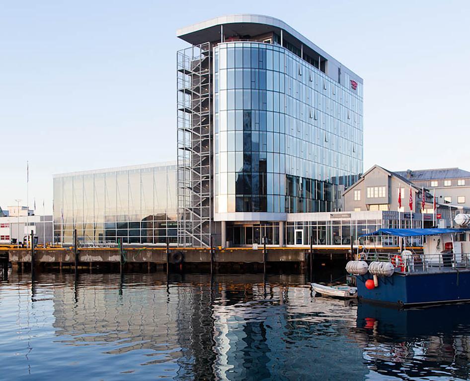 Thon Hotel Lofoten Svolvær Exterior foto